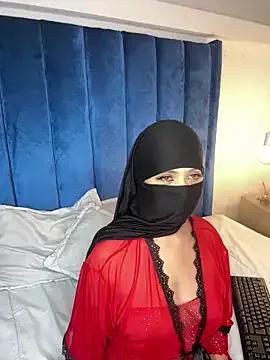 Freechat thamiina_ on StripChat