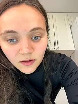 Freechat TheYourL on StripChat