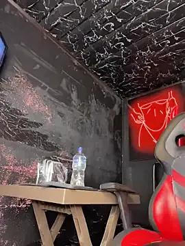 Freechat Thyana_LS on StripChat