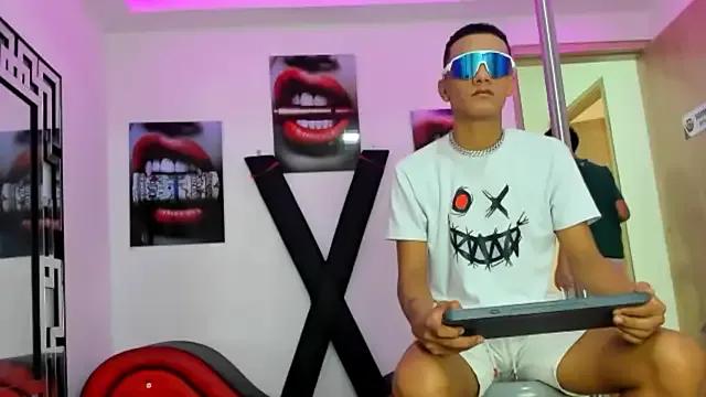 Freechat TWINKS_FRIENDS on StripChat