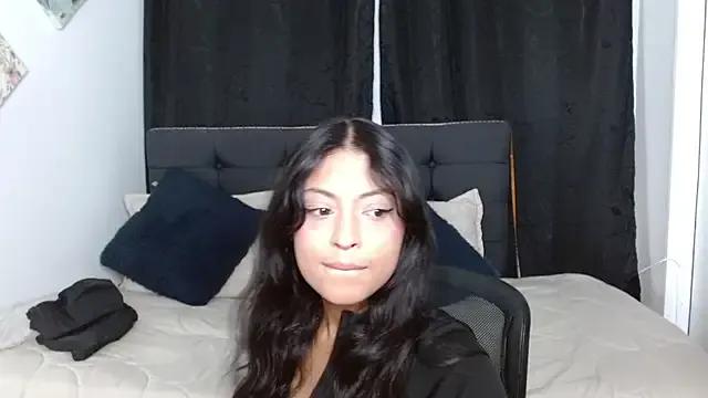 StripChat vaness_weet is Freechat vaness_weet — full naked and spanks ass