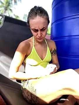 Freechat White_mistress on StripChat