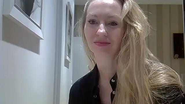 Private ZarinaSwift on StripChat