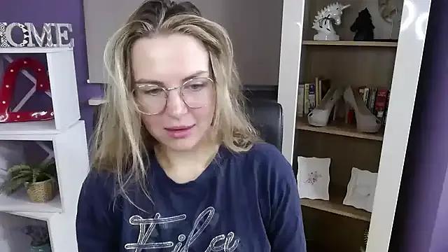 Freechat Zoey_Erotic on StripChat