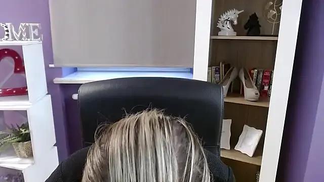 Freechat Zoey_Erotic on StripChat