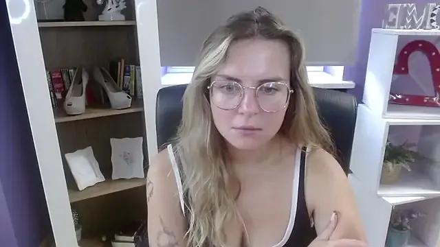 Freechat Zoey_Erotic on StripChat